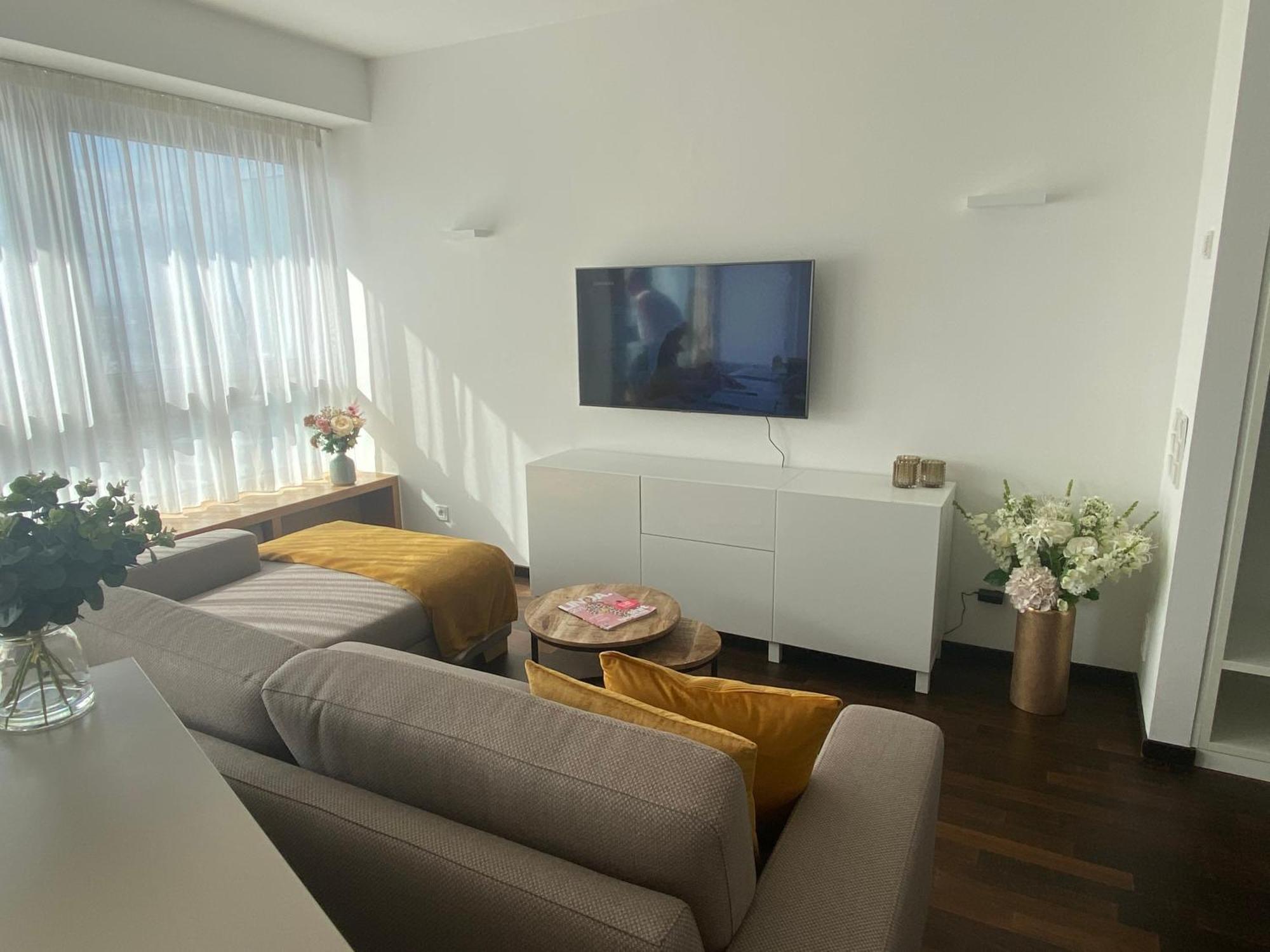 Apartment Luxurious In High Class Building Kranhaus In *